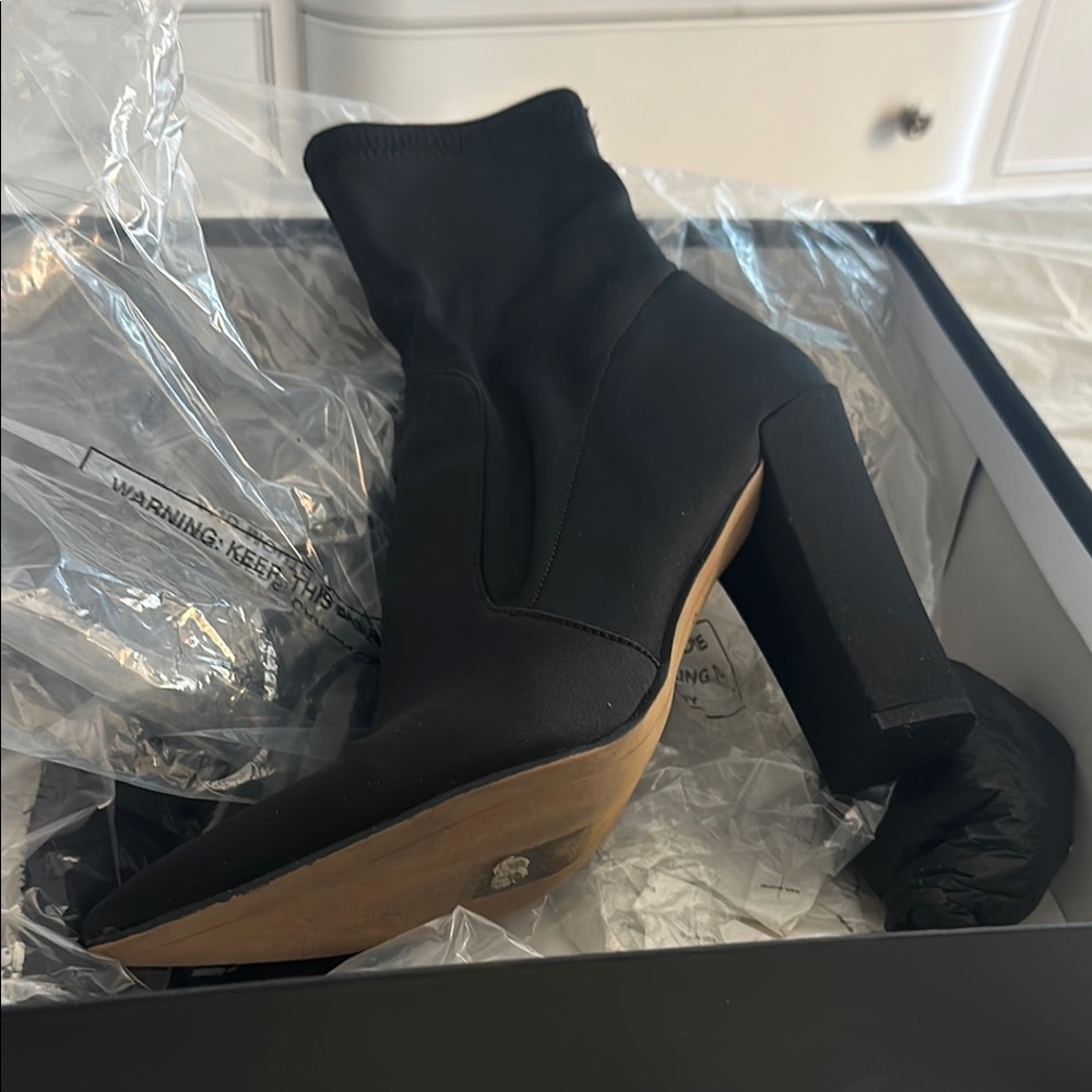 Dolce Vita worn once! Elegant Black Women's Ankle Boots